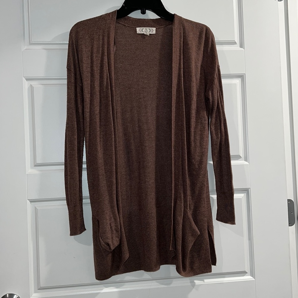 Brown cardigan with pockets